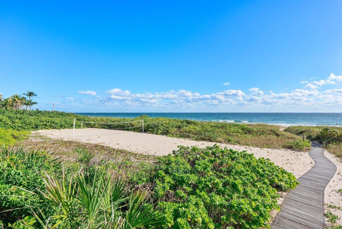 HAMPTON BEACH CLUB - Residential