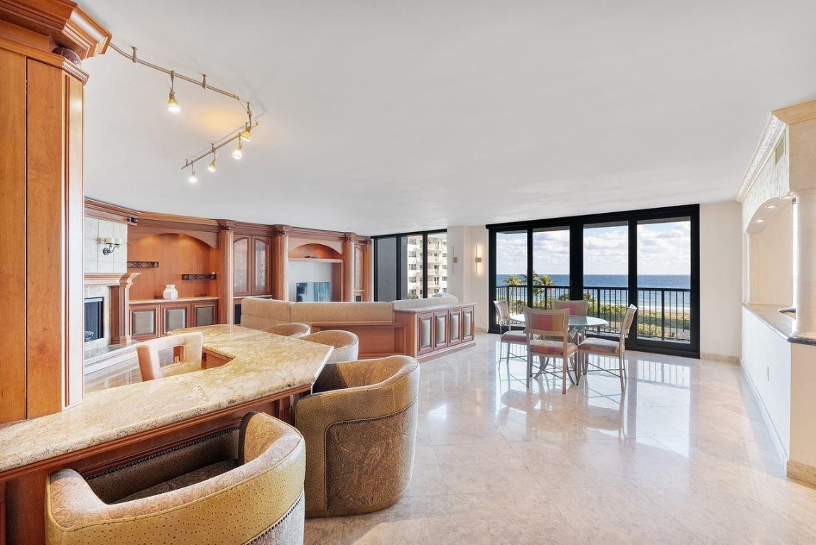 HAMPTON BEACH CLUB - Residential