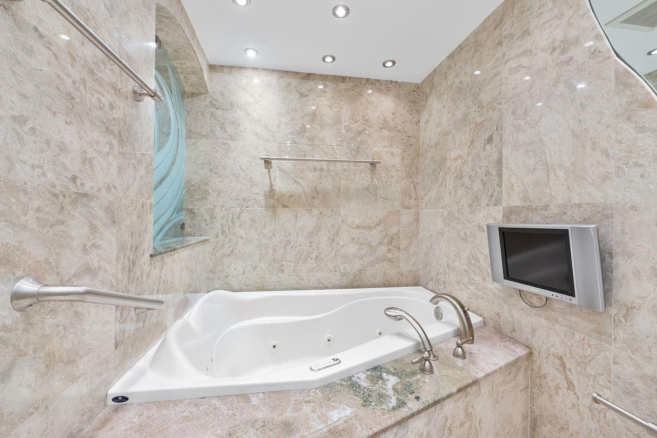 HAMPTON BEACH CLUB - Residential