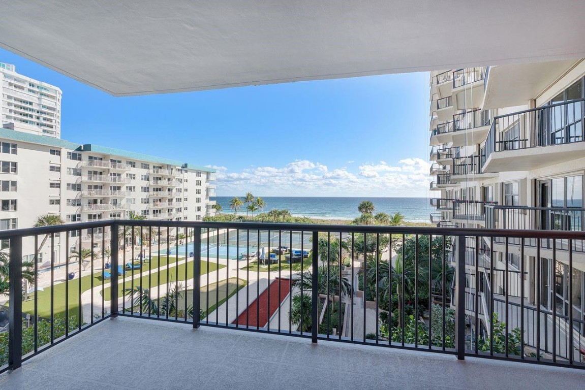 HAMPTON BEACH CLUB - Residential