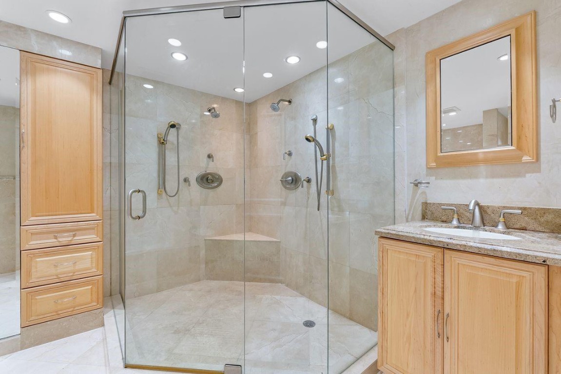 HAMPTON BEACH CLUB - Residential