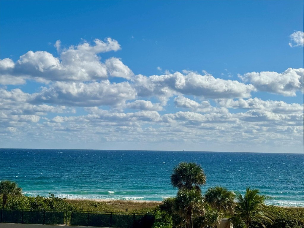 HAMPTON BEACH CLUB - Residential