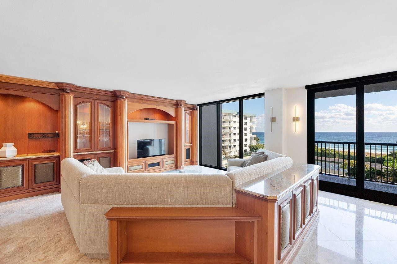 HAMPTON BEACH CLUB - Residential