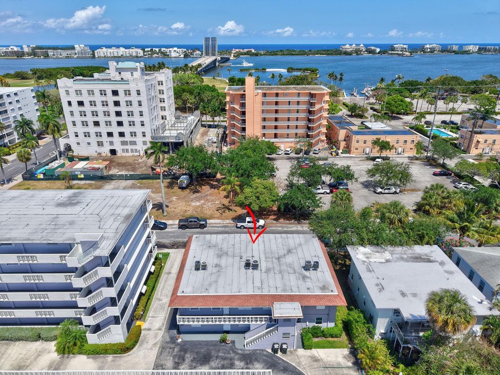 Photo of 17 S Lakeside Drive #5, Lake Worth Beach, FL 33460 (MLS # F10501592)