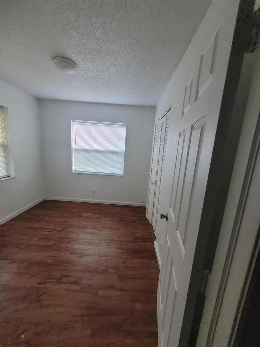 move-in ready 3 bedrooms 2 baths, fast approval, no waiting, privately  own. spacious bedrooms and living are.
