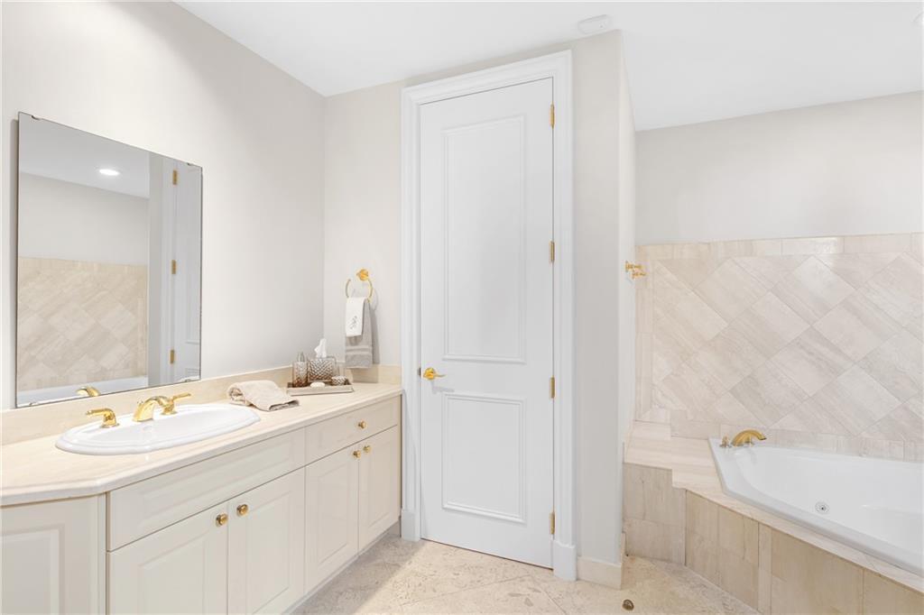 Idlewyld 1-19 B - Residential