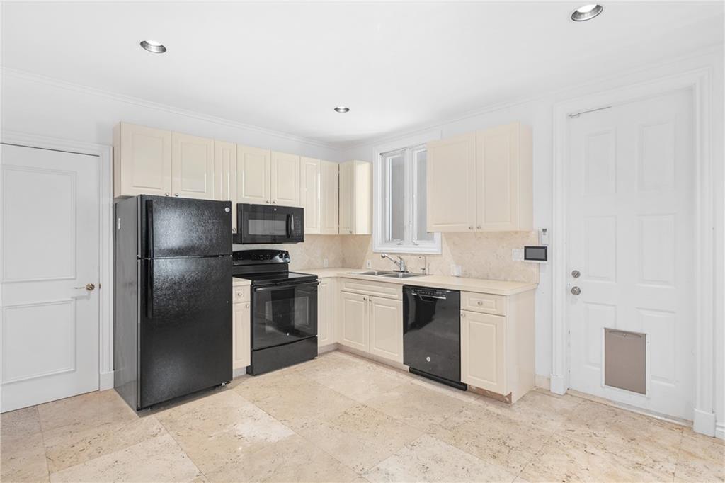 Idlewyld 1-19 B - Residential