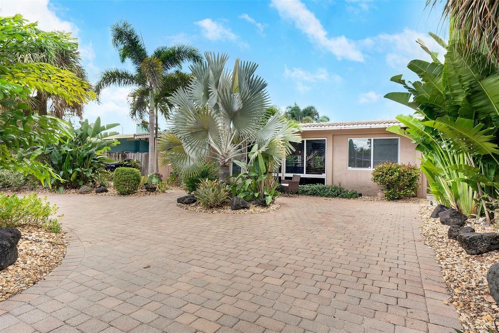 Photo of 1731 NE 7th Ter, Fort Lauderdale, FL 33305 (MLS # F10540922)