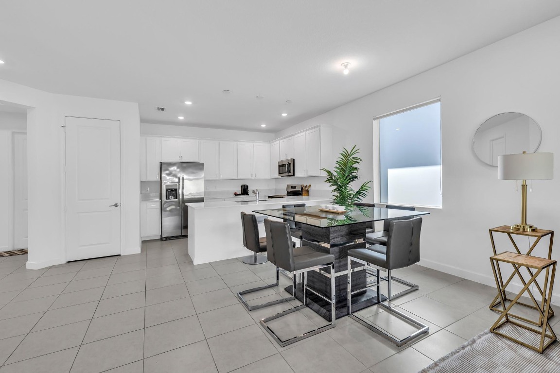 DELRAY TRAILS AT VILLA DE - Residential