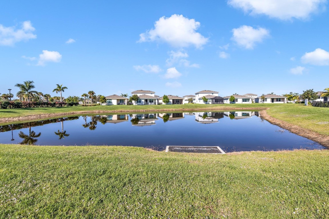 DELRAY TRAILS AT VILLA DE - Residential