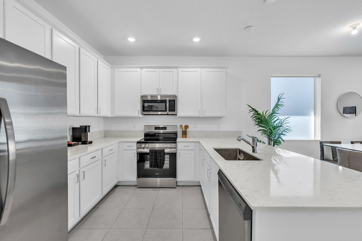 DELRAY TRAILS AT VILLA DE - Residential