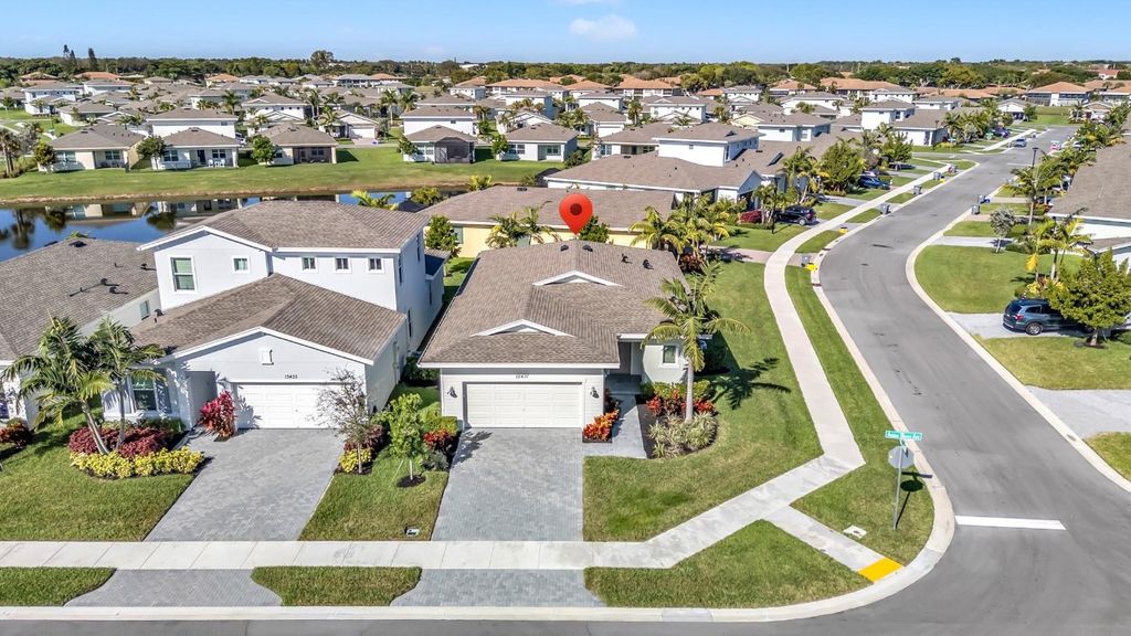 Photo of 13431 E Amber Waves Avenue, Delray Beach, FL 33484 (MLS # F10544652)