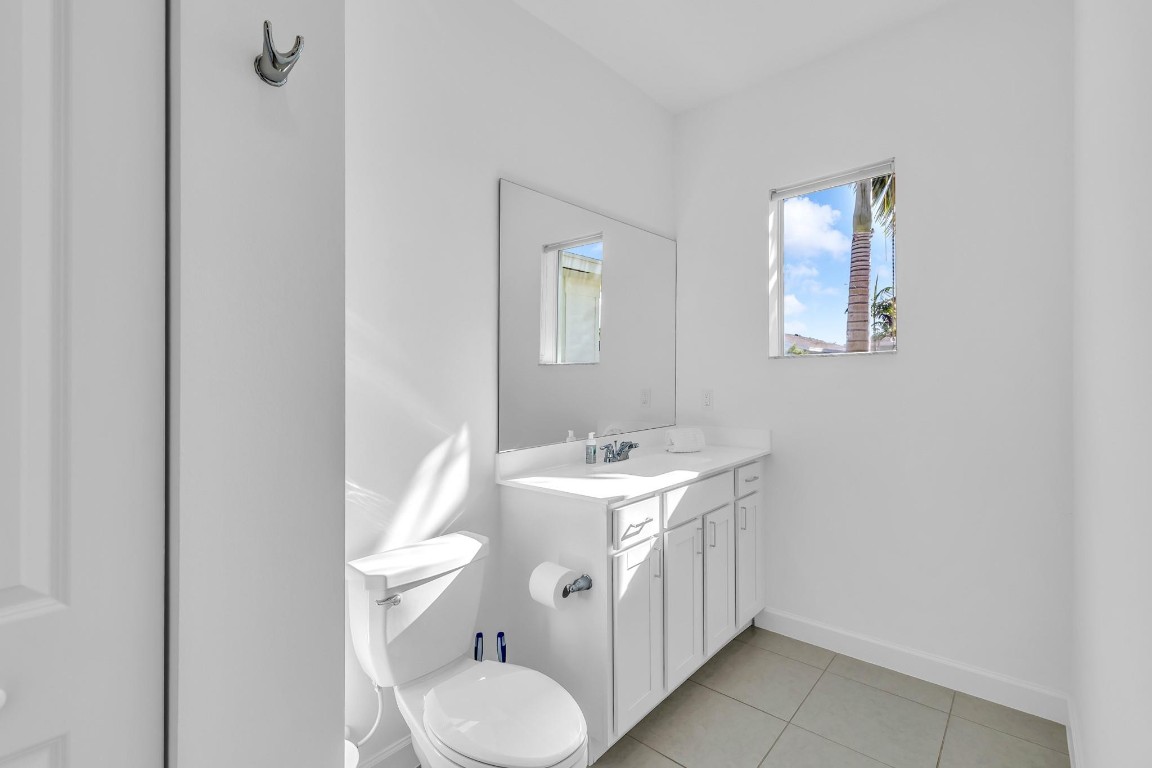 DELRAY TRAILS AT VILLA DE - Residential