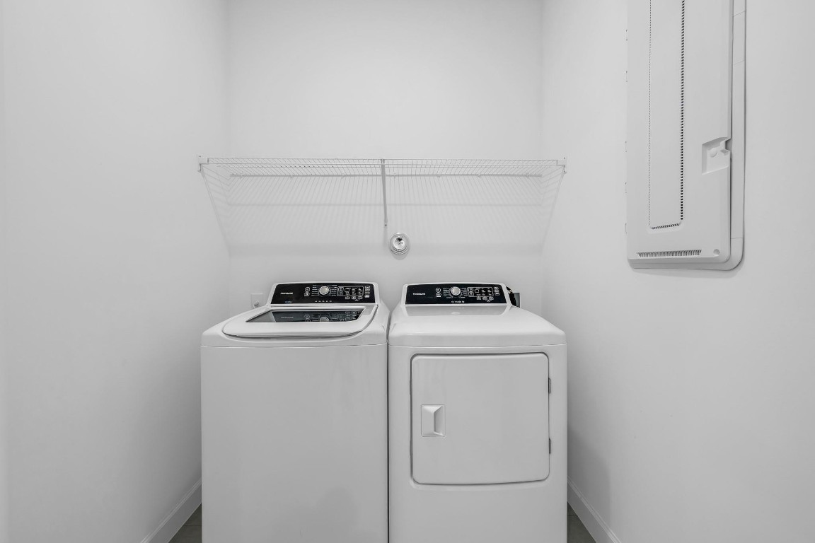 DELRAY TRAILS AT VILLA DE - Residential