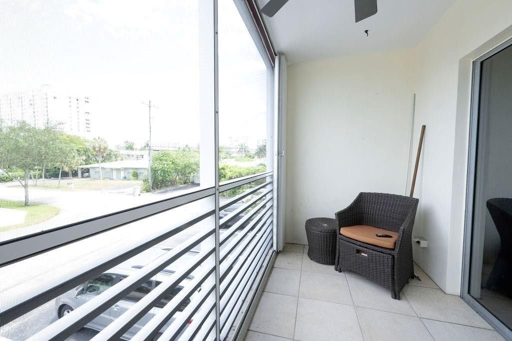 Photo of 3216 SE 8 St #202, Pompano Beach, FL 33062 (MLS # F10517178)