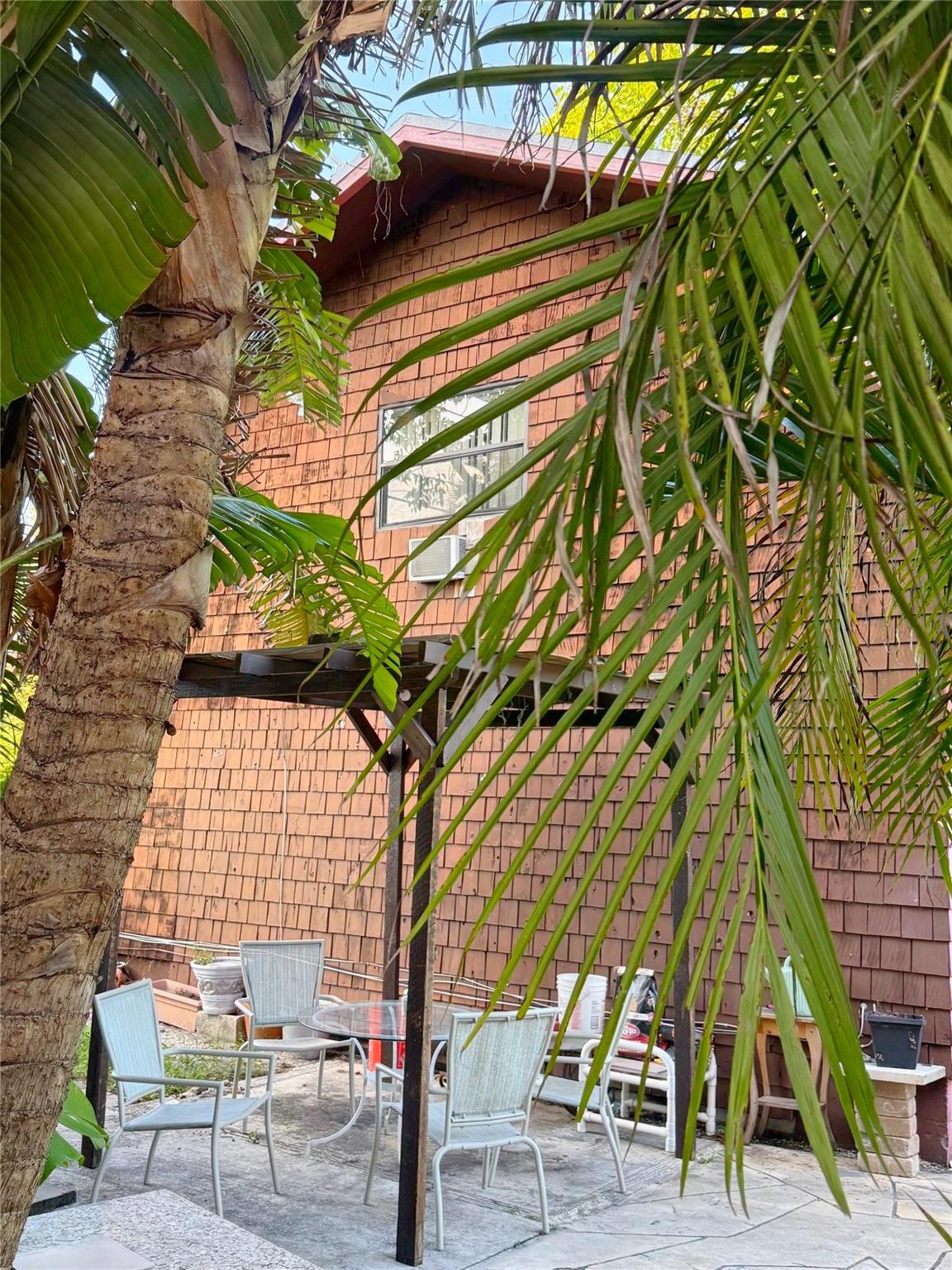 Hollywood Little Ranches - Residential Income