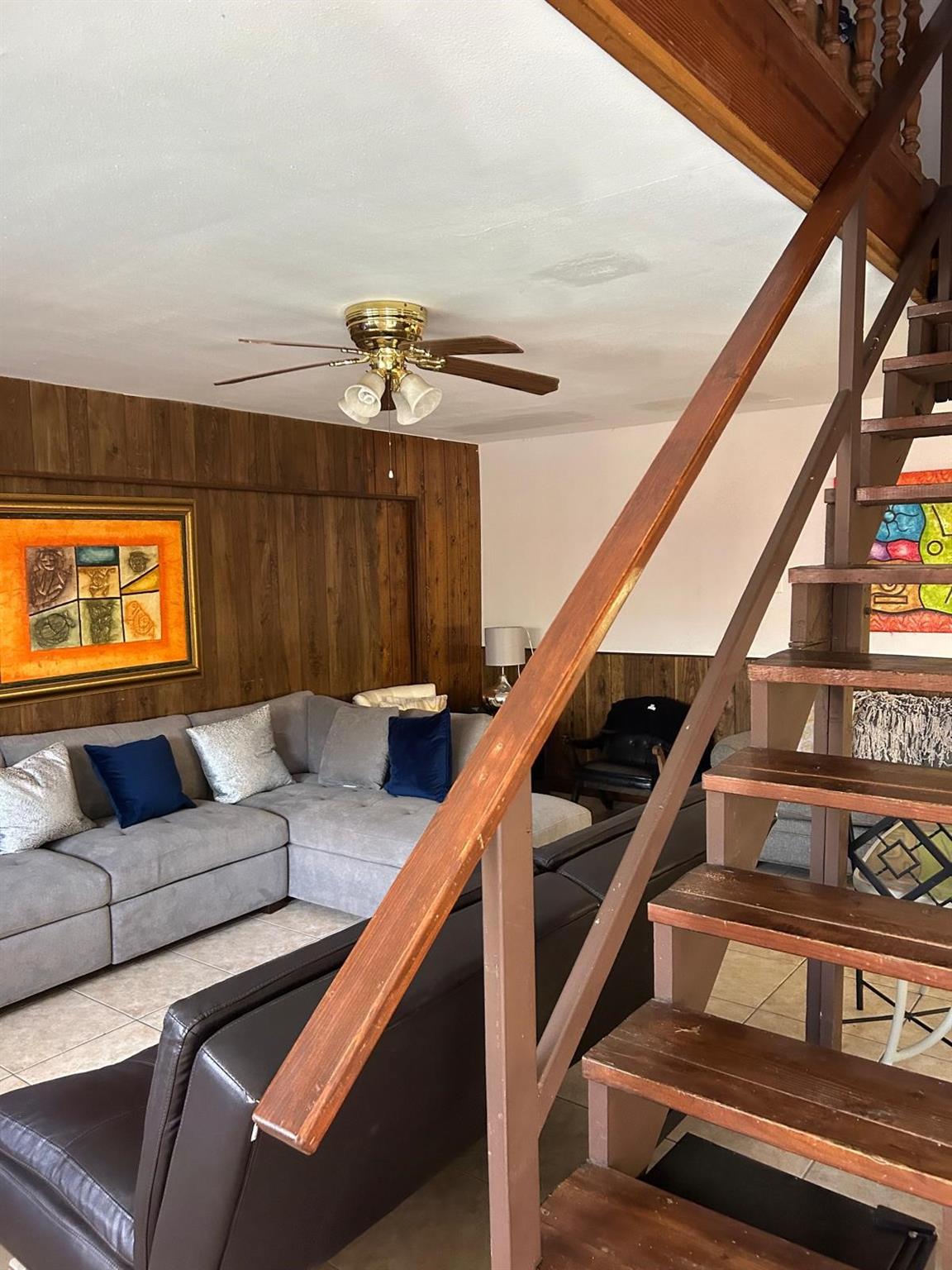 Hollywood Little Ranches - Residential Income