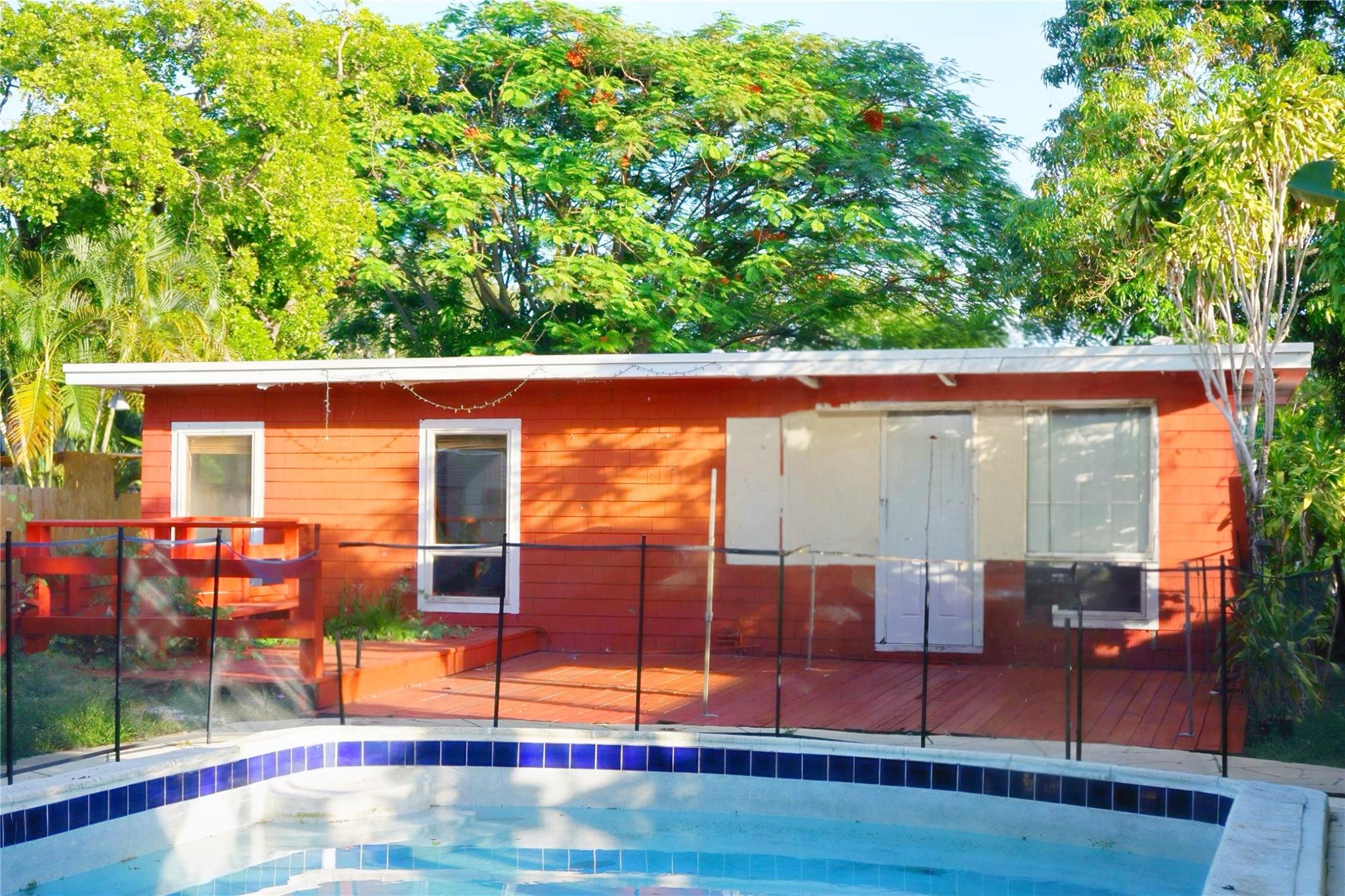 Hollywood Little Ranches - Residential Income