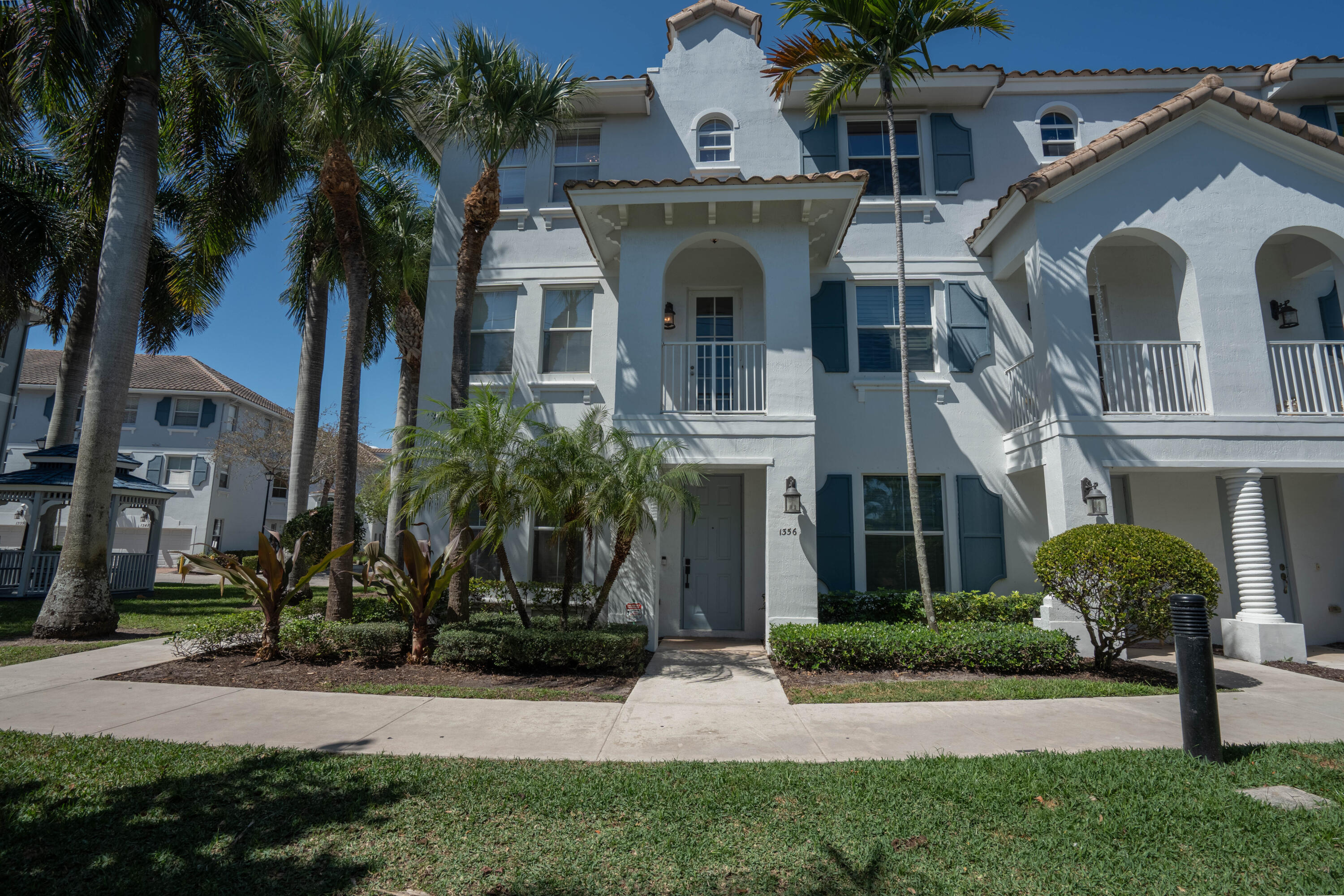 RENAISSANCE COMMONS PUD - Residential Lease