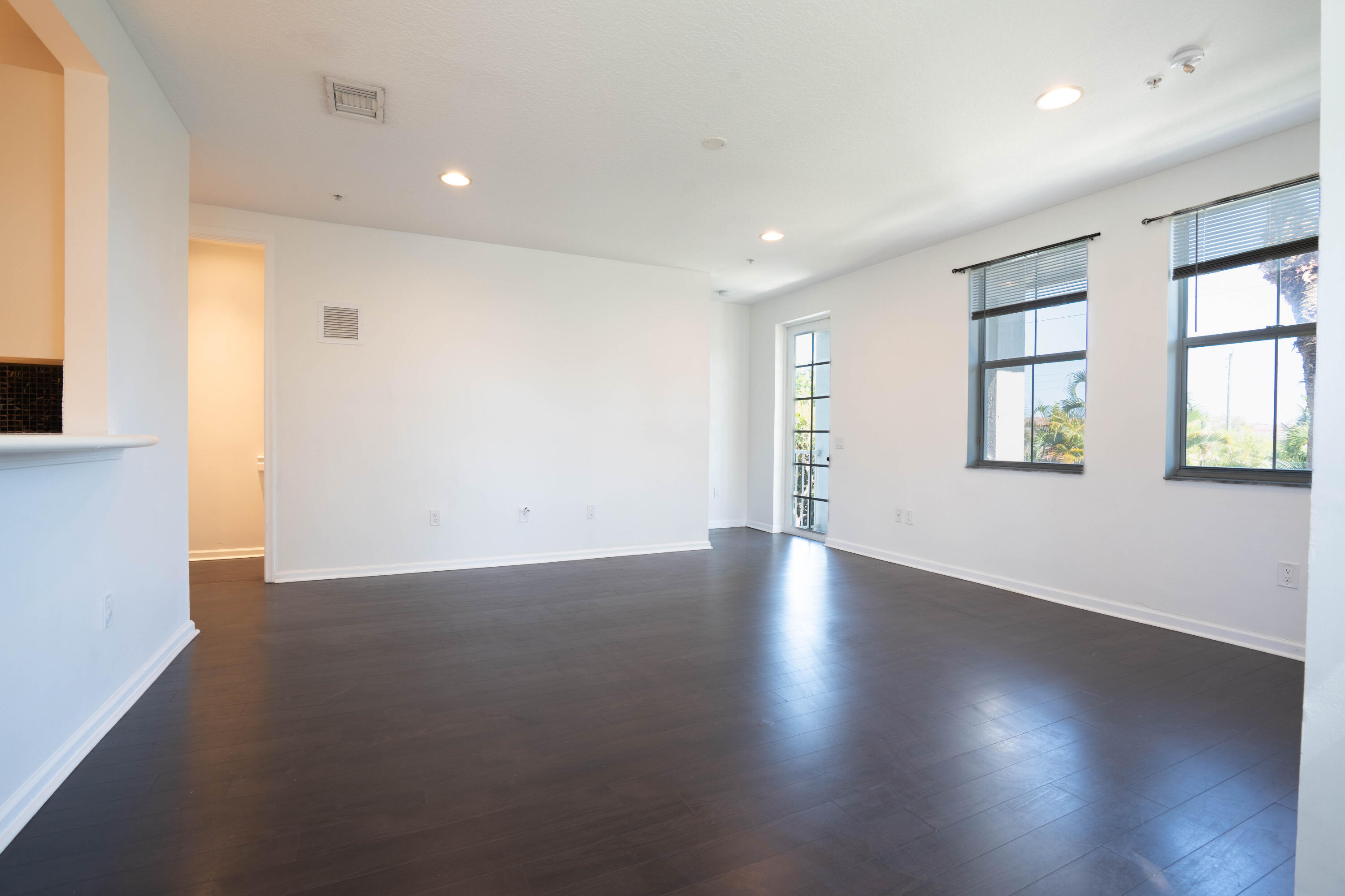 RENAISSANCE COMMONS PUD - Residential Lease