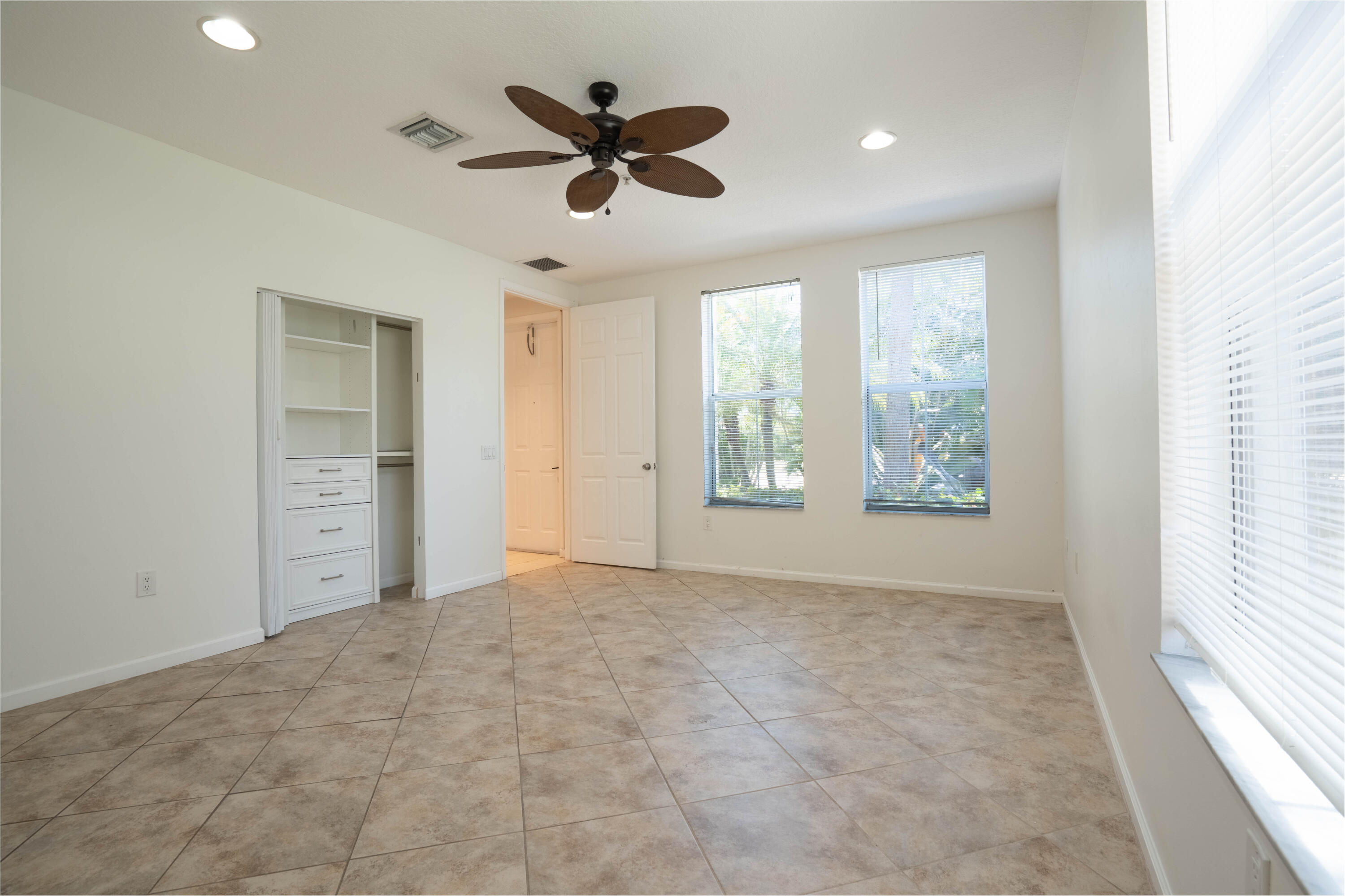 RENAISSANCE COMMONS PUD - Residential Lease