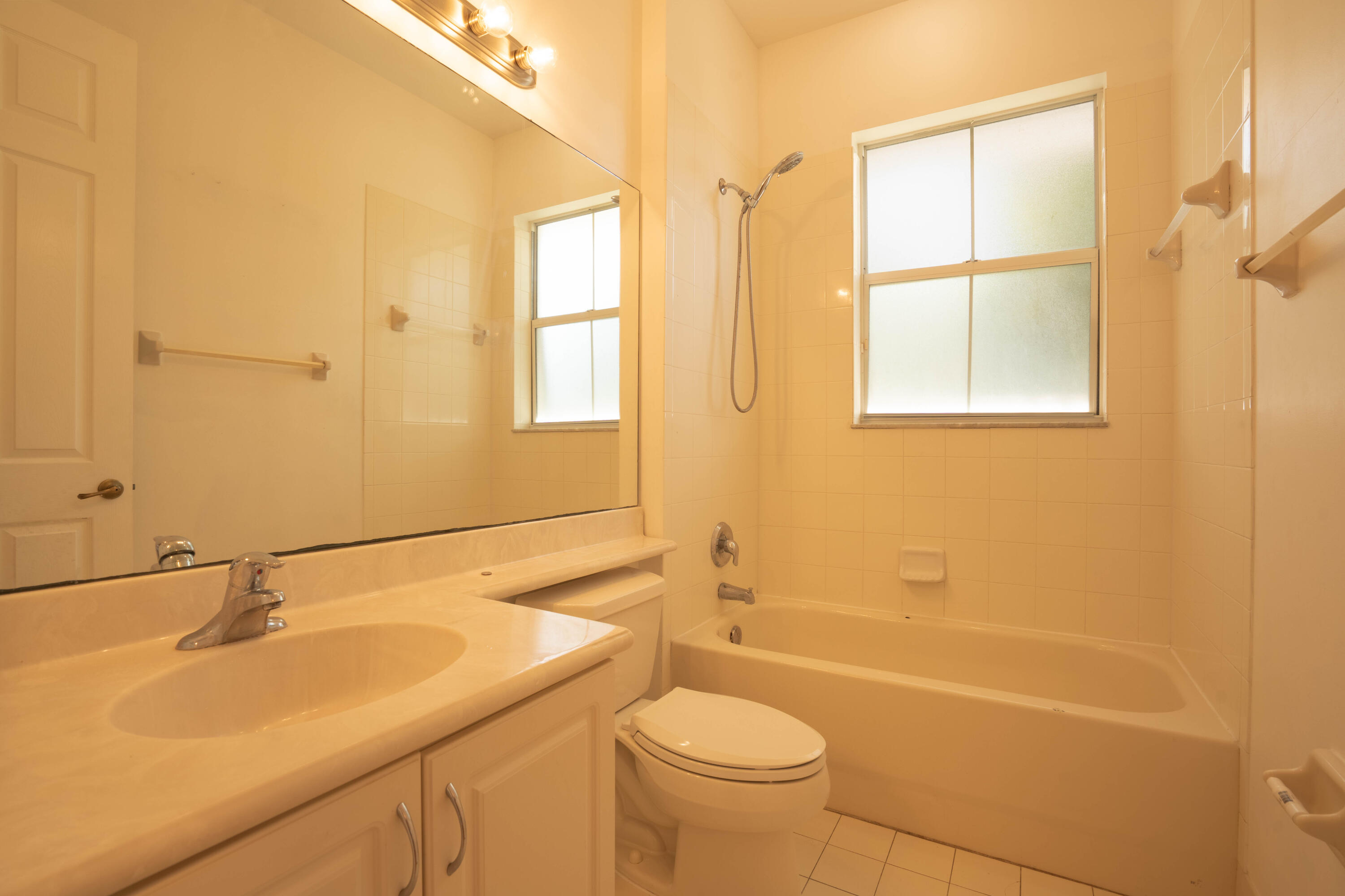 RENAISSANCE COMMONS PUD - Residential Lease