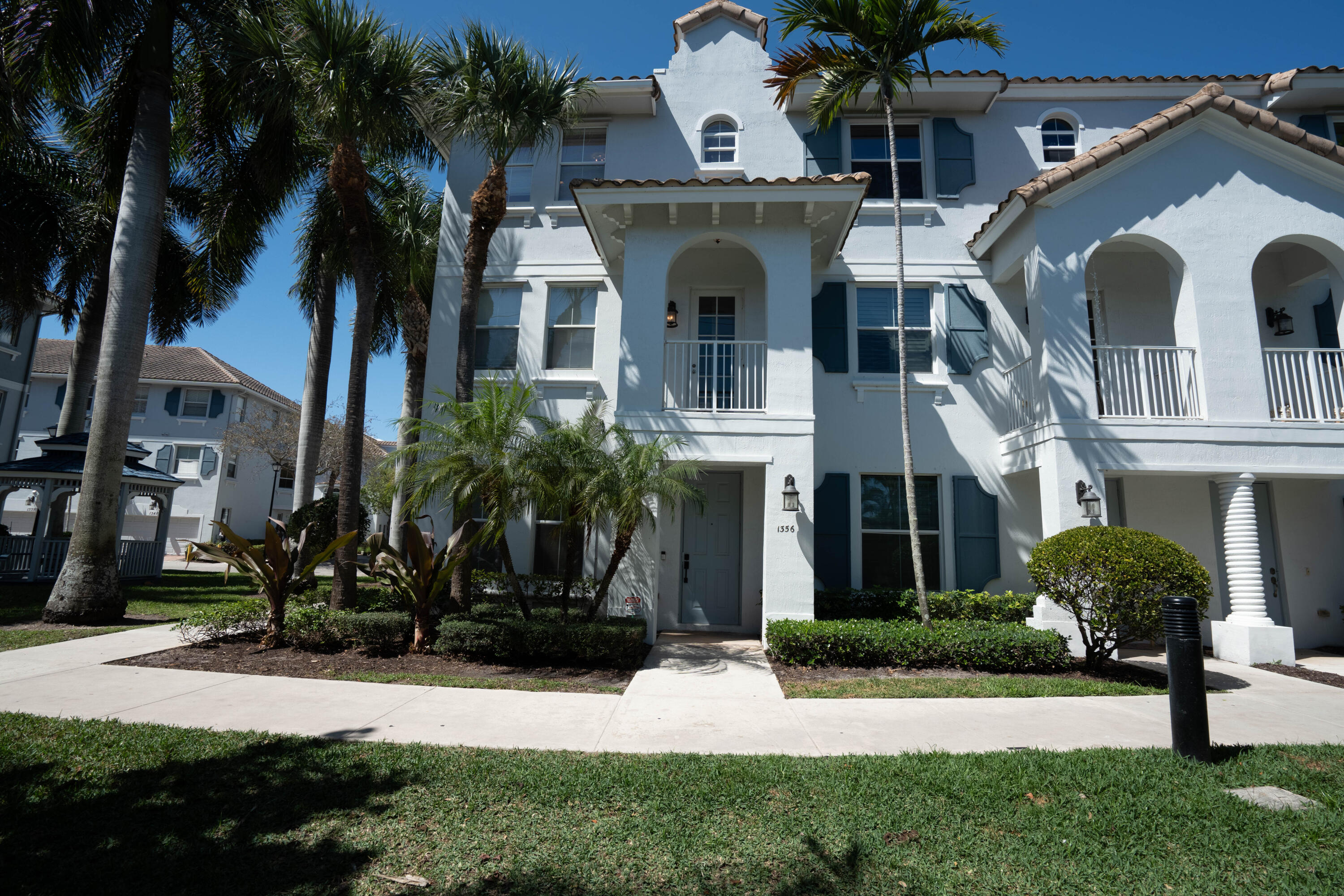 RENAISSANCE COMMONS PUD - Residential Lease