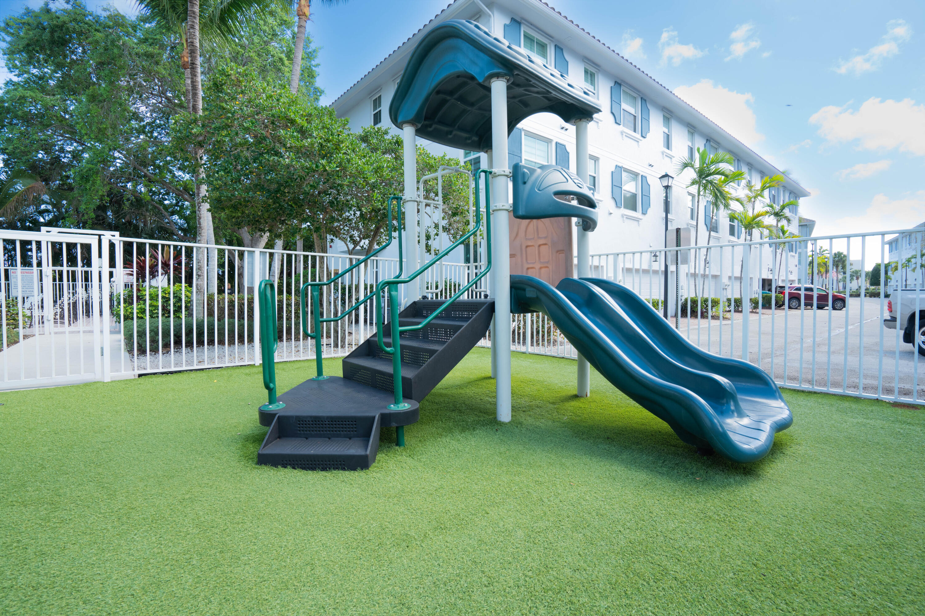 RENAISSANCE COMMONS PUD - Residential Lease