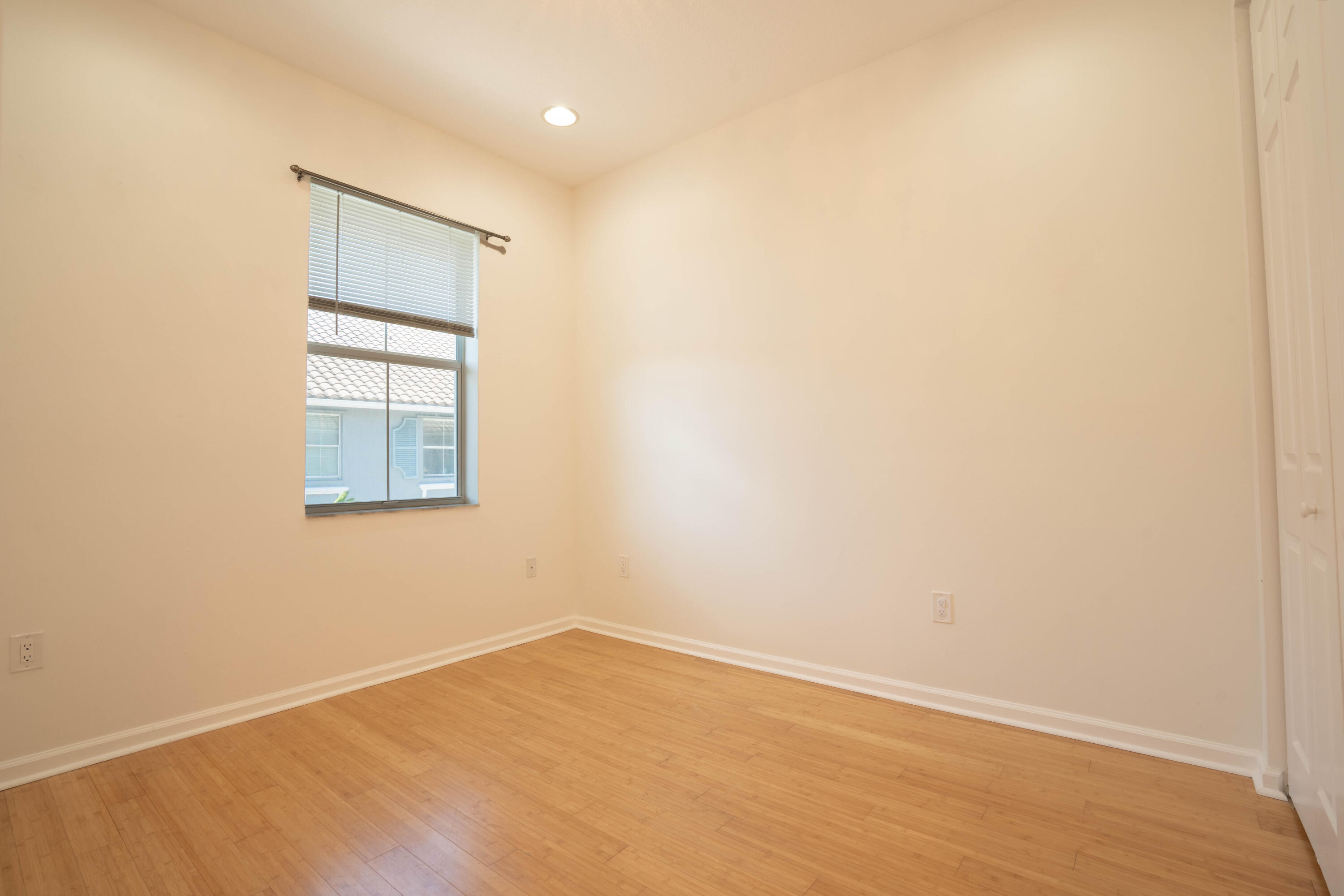 RENAISSANCE COMMONS PUD - Residential Lease