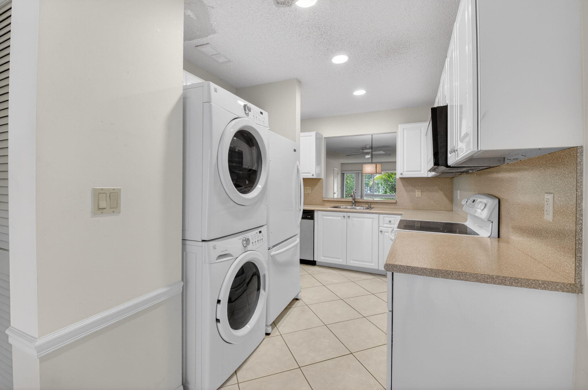 PALM GREENS AT VILLA DEL RAY CONDO II - Residential