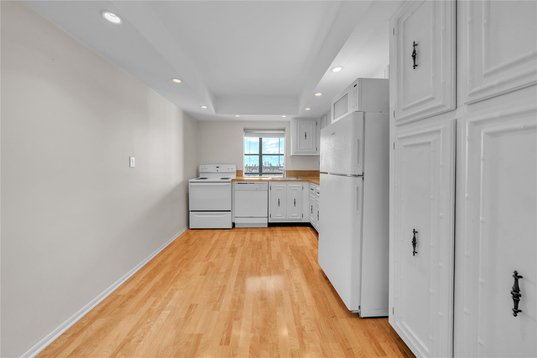 Oceanview Park Condo - Residential Lease