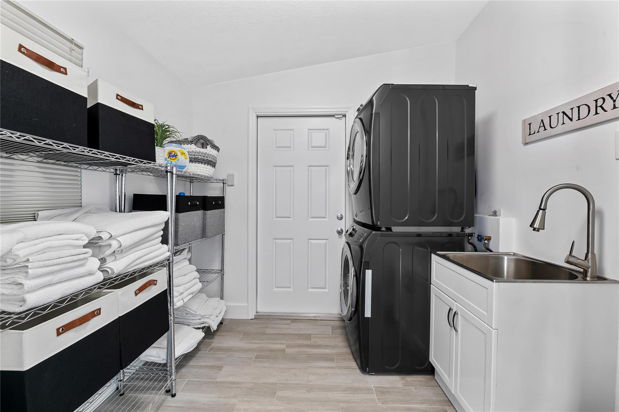 Las Olas Isles - Residential