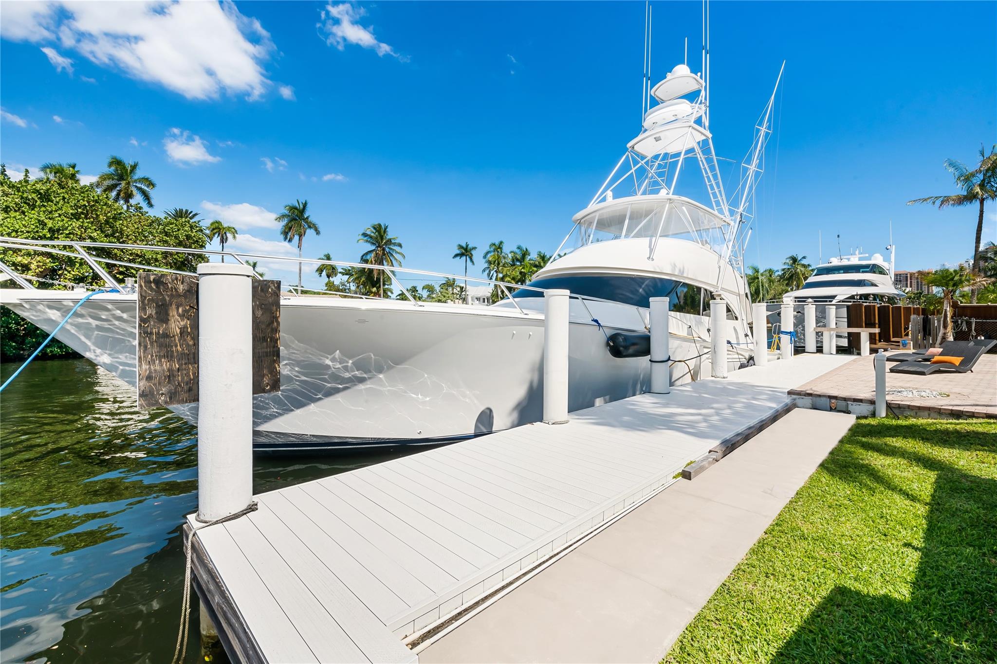 Las Olas Isles - Residential