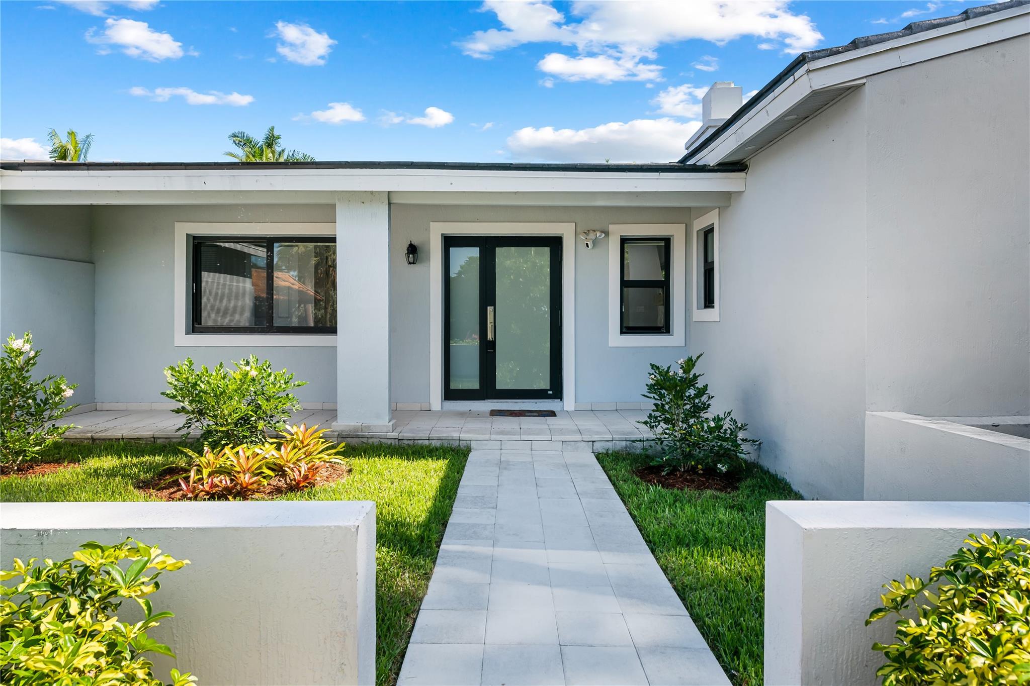 Las Olas Isles - Residential