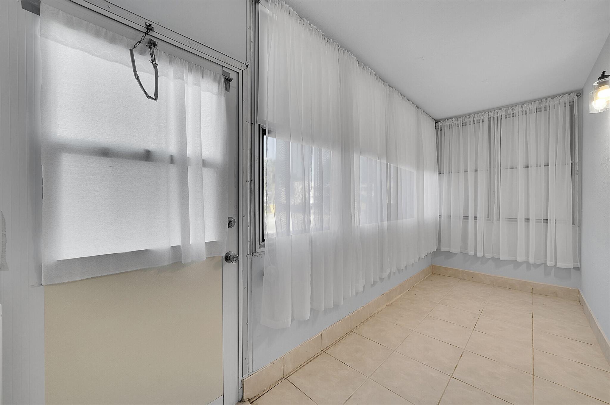 KINGS POINT FLANDERS COND - Residential Lease