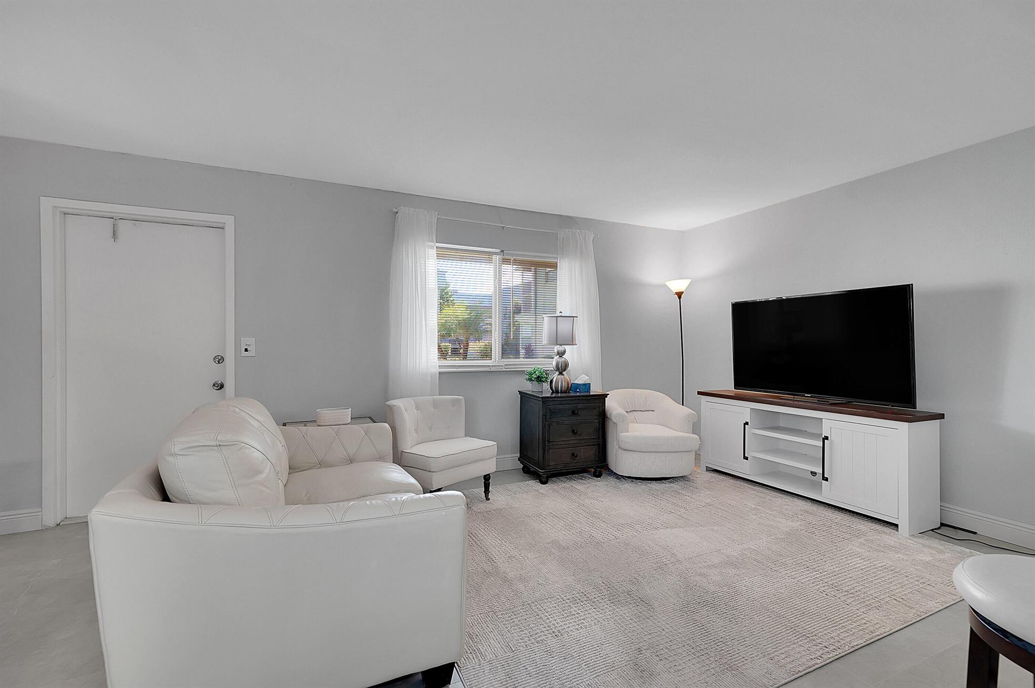 KINGS POINT FLANDERS COND - Residential Lease