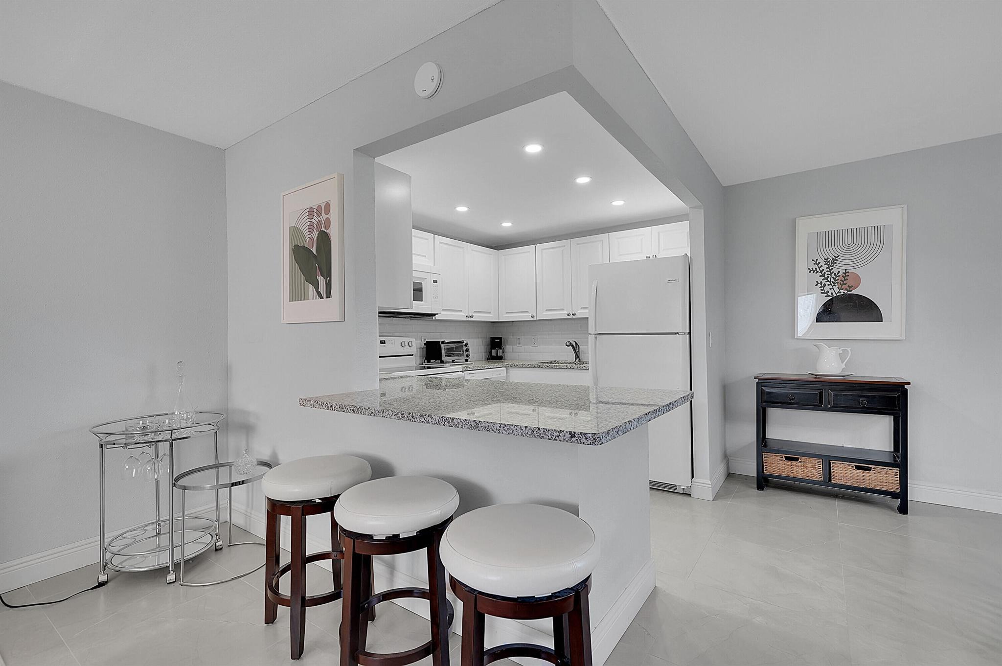 KINGS POINT FLANDERS COND - Residential Lease