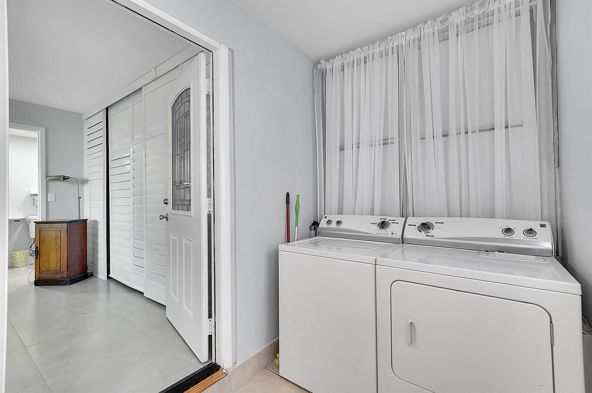 KINGS POINT FLANDERS COND - Residential Lease