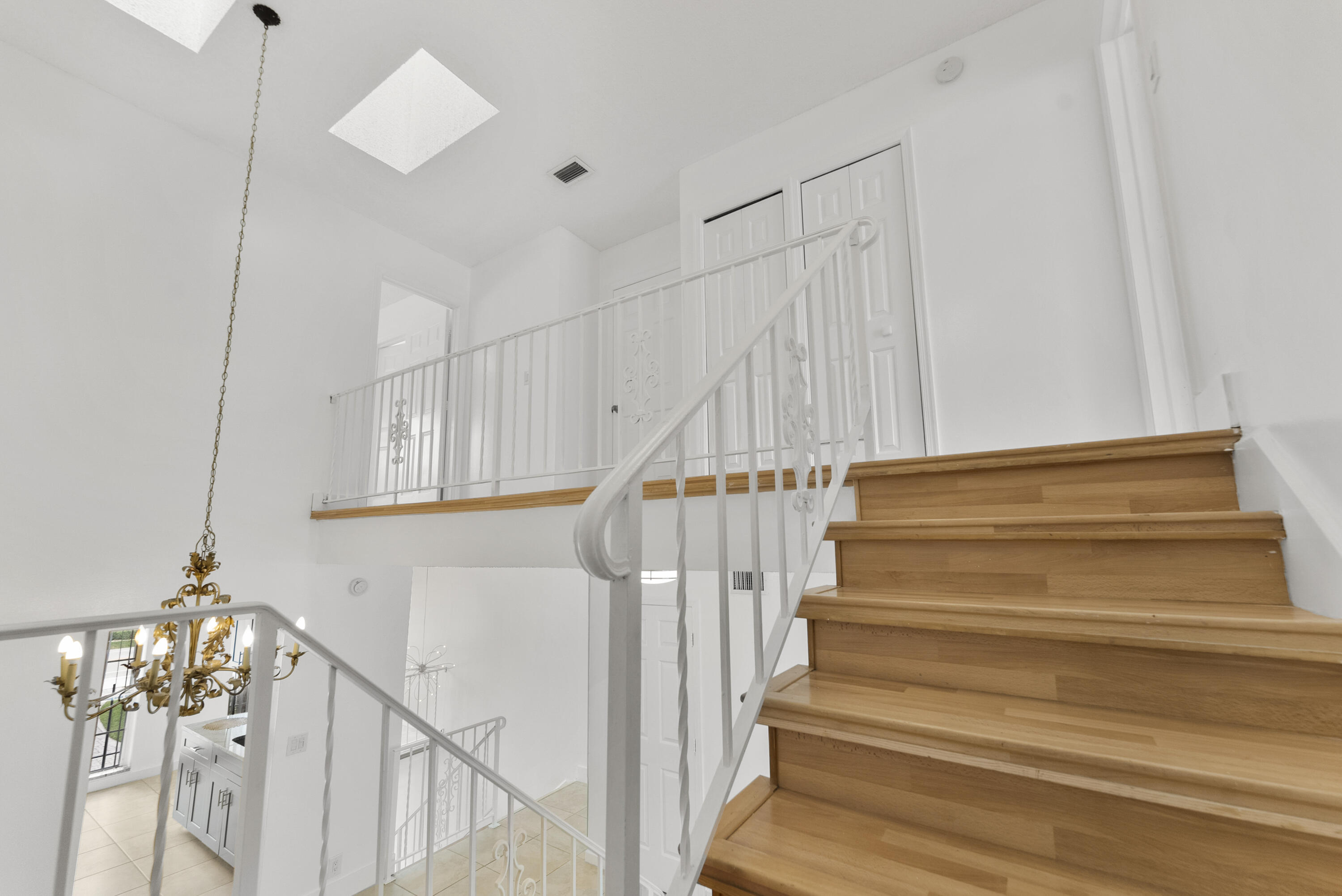 HILLSBORO BEACH - Residential