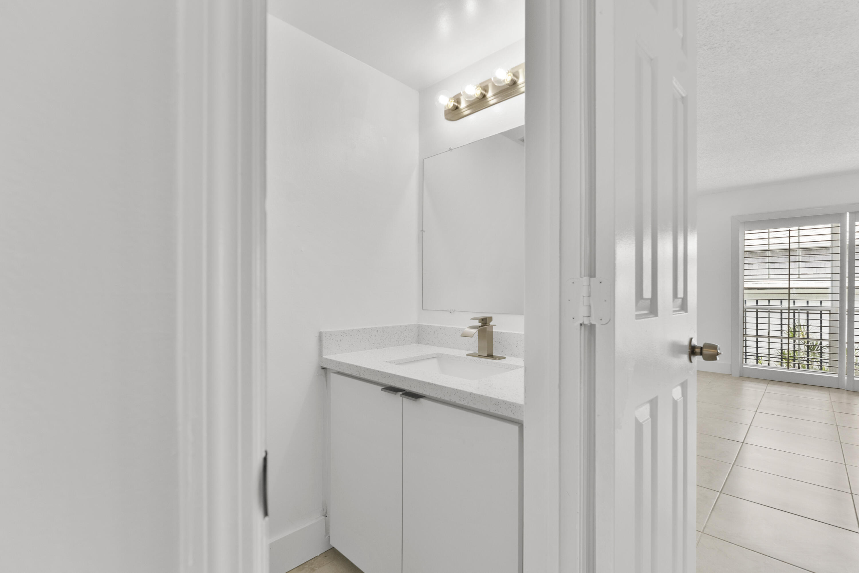 HILLSBORO BEACH - Residential