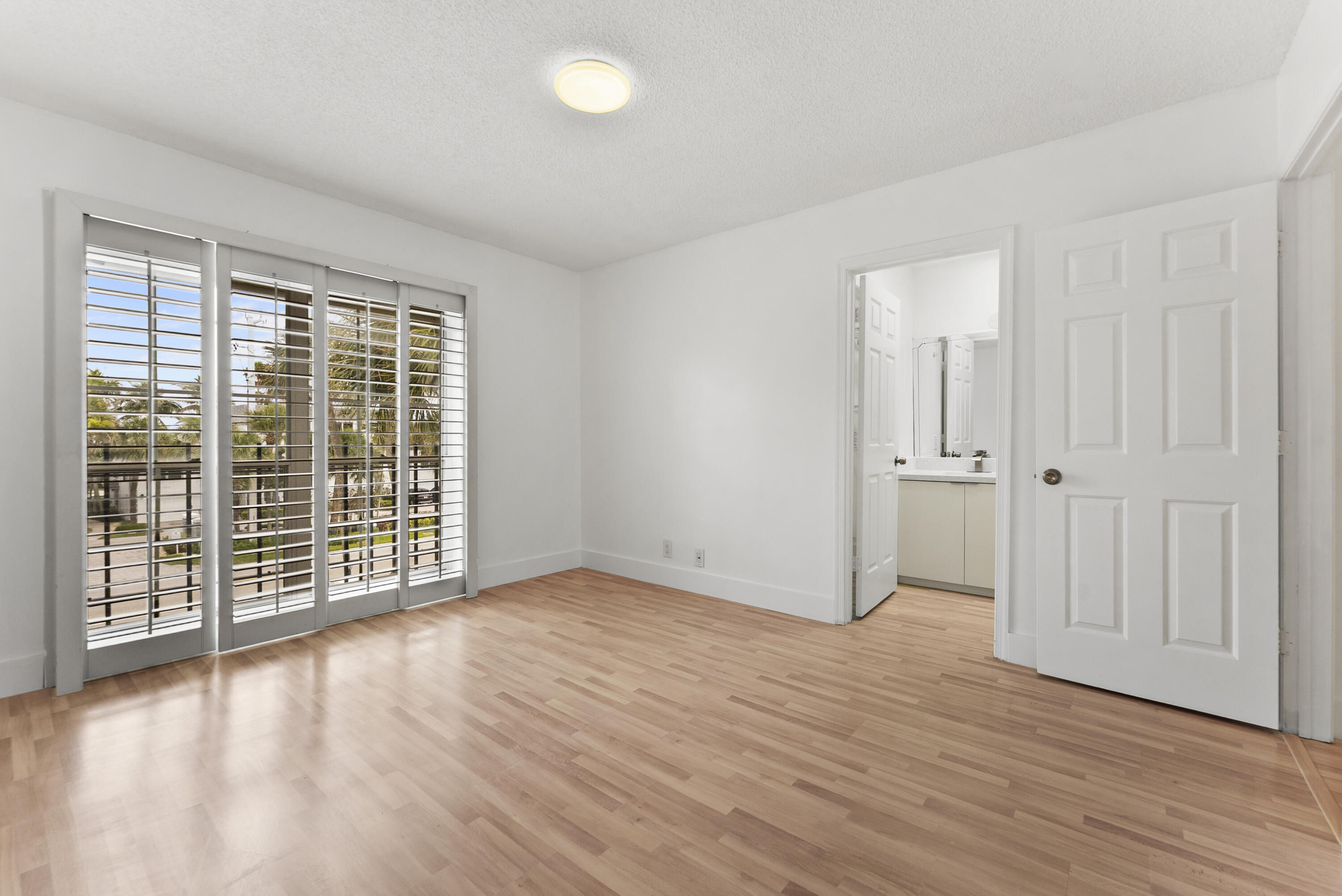 HILLSBORO BEACH - Residential