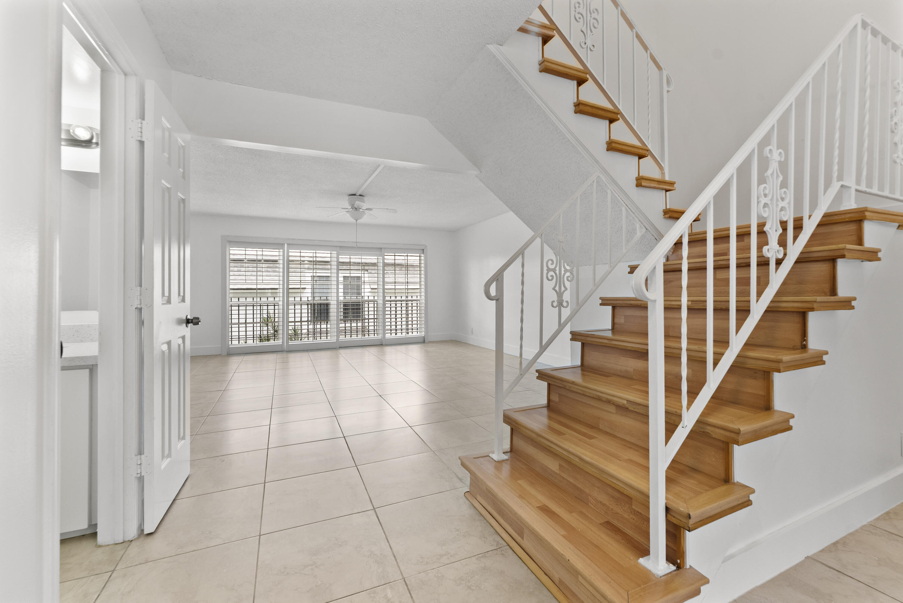 HILLSBORO BEACH - Residential