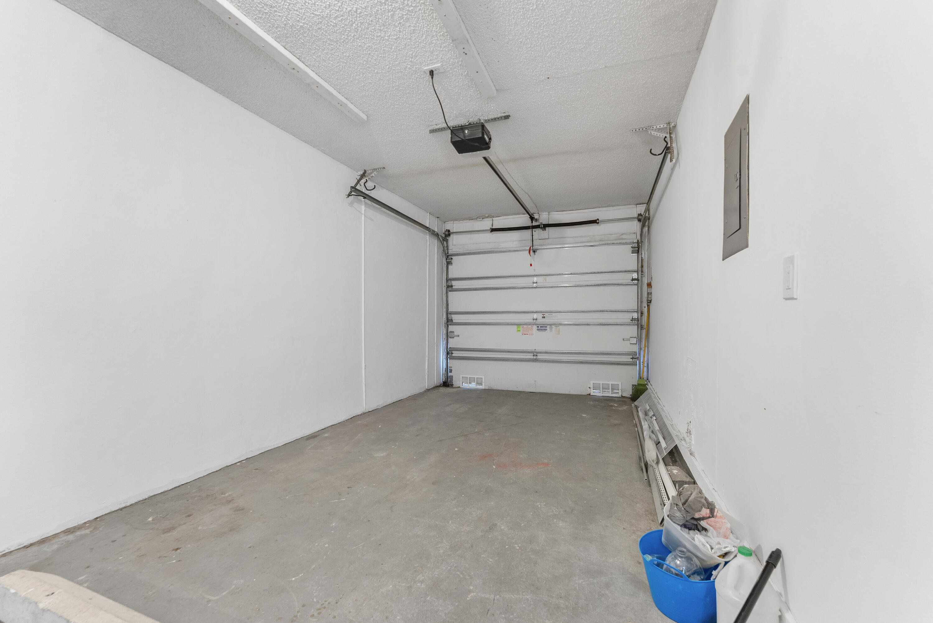 HILLSBORO BEACH - Residential