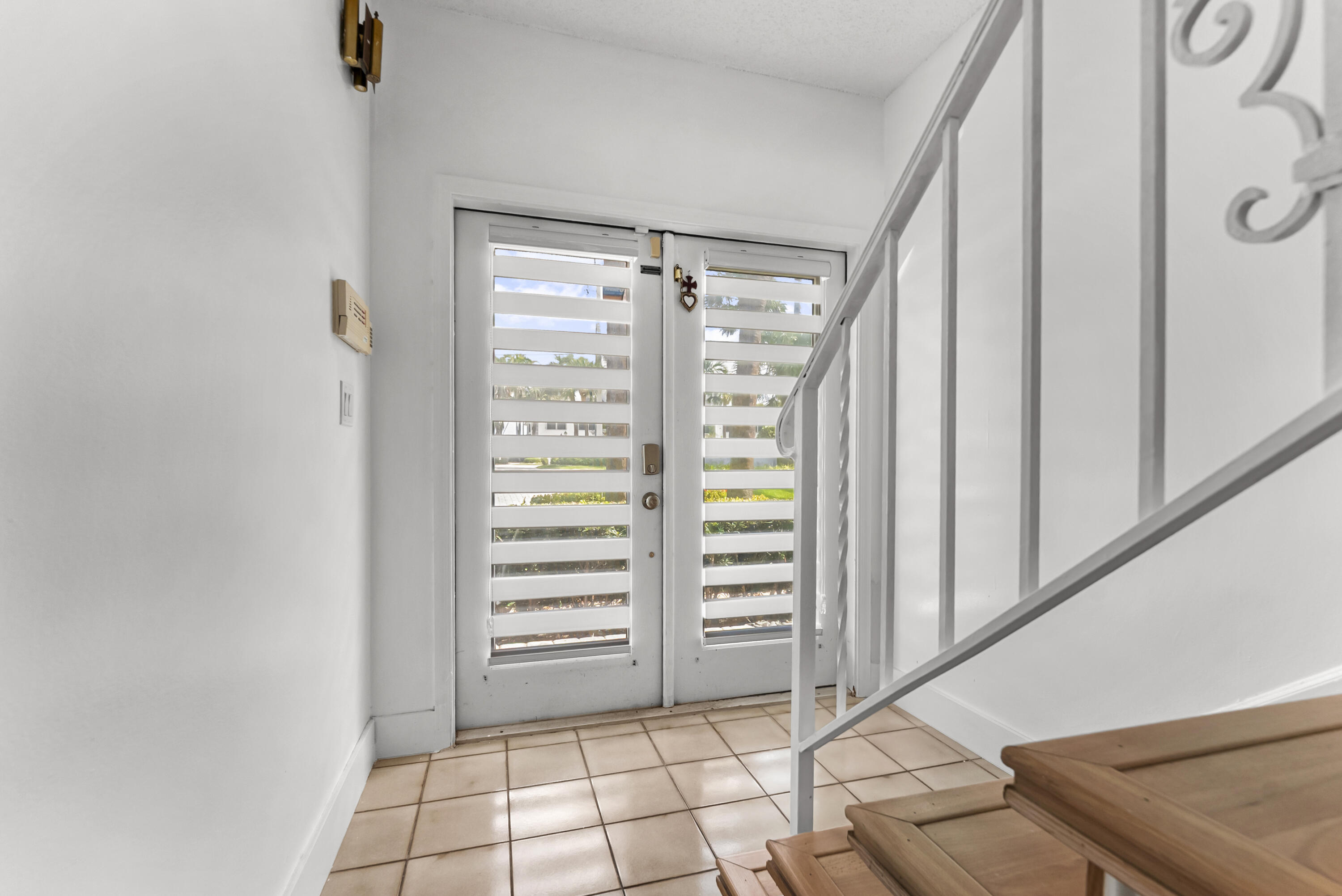 HILLSBORO BEACH - Residential