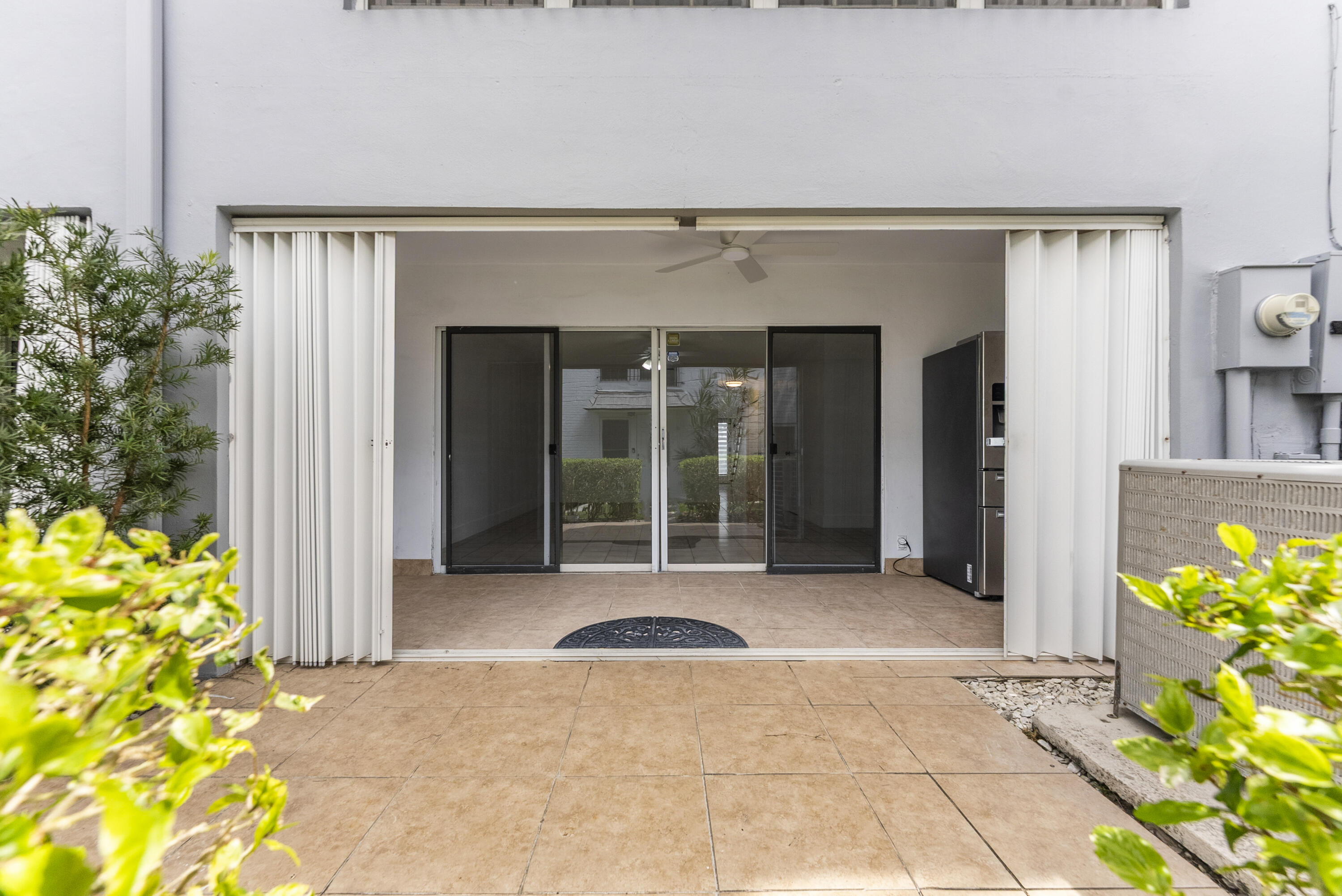 HILLSBORO BEACH - Residential