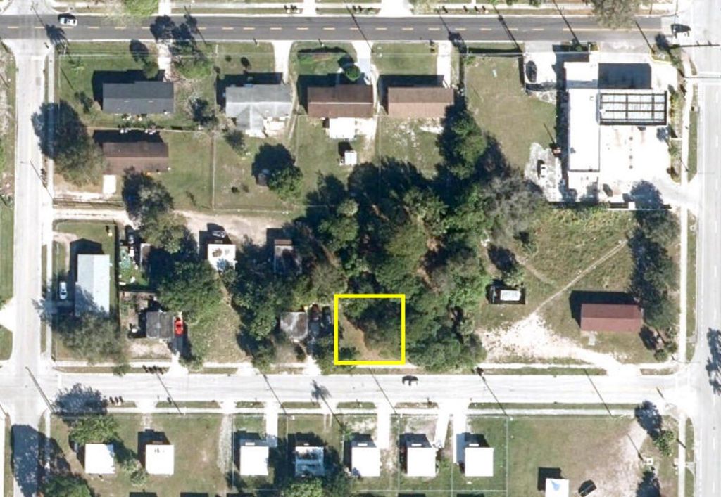 Photo of Tbd Ave L, Fort Pierce, FL 34947 (MLS # R10974429)