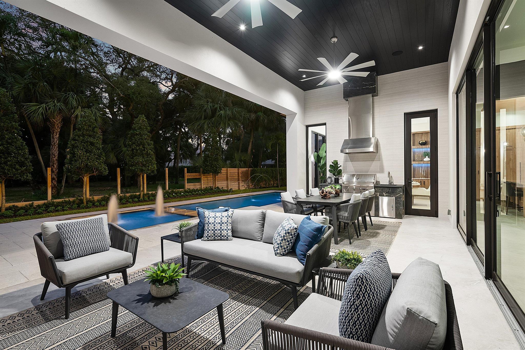 PALM BEACH FARMS CO 11 - Residential
