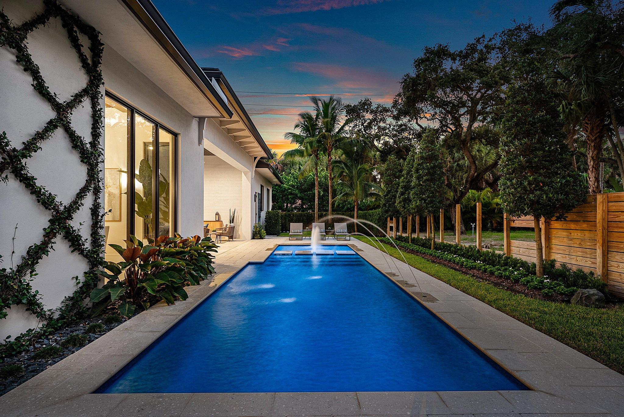PALM BEACH FARMS CO 11 - Residential