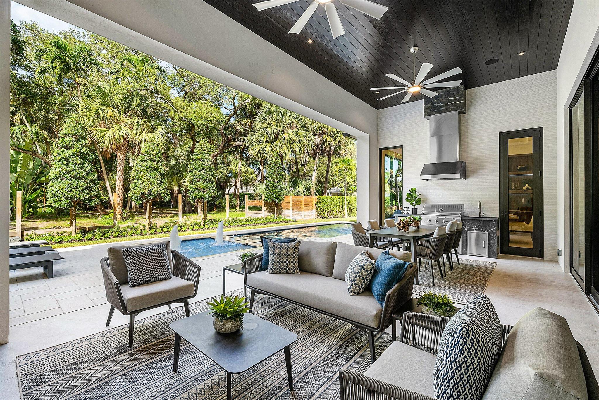 PALM BEACH FARMS CO 11 - Residential