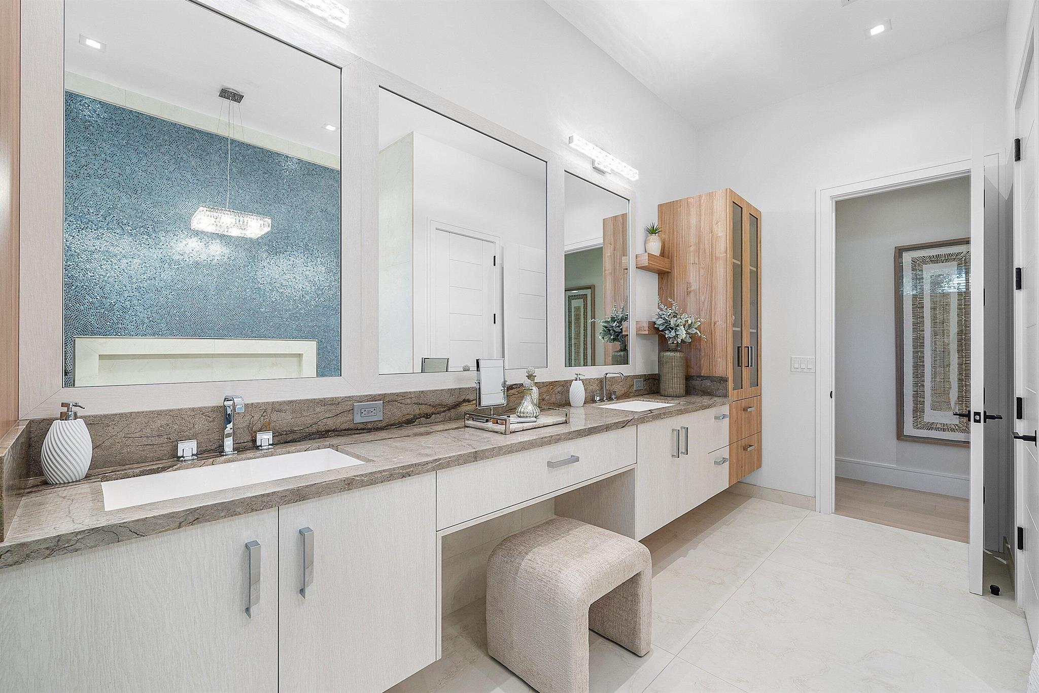 PALM BEACH FARMS CO 11 - Residential